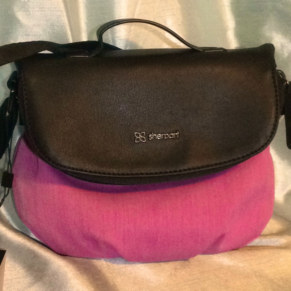 Sherpani Pinot Mini Cross Body Purse w/coin purse.